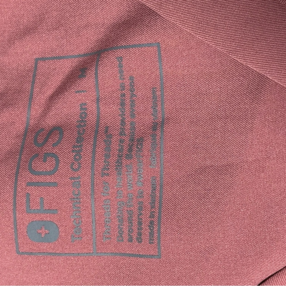 FIGS catarina scrub top in “dusty rose”/mauve - Picture 3 of 3